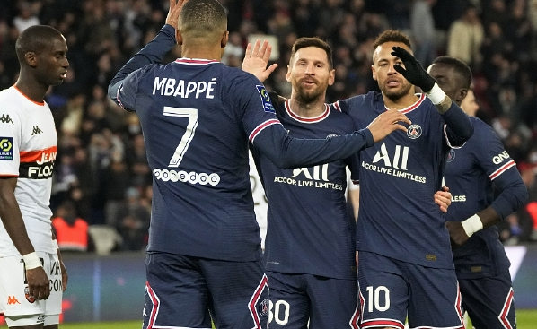  洛里昂老将临危救主，替补登场头球破门助队扳平